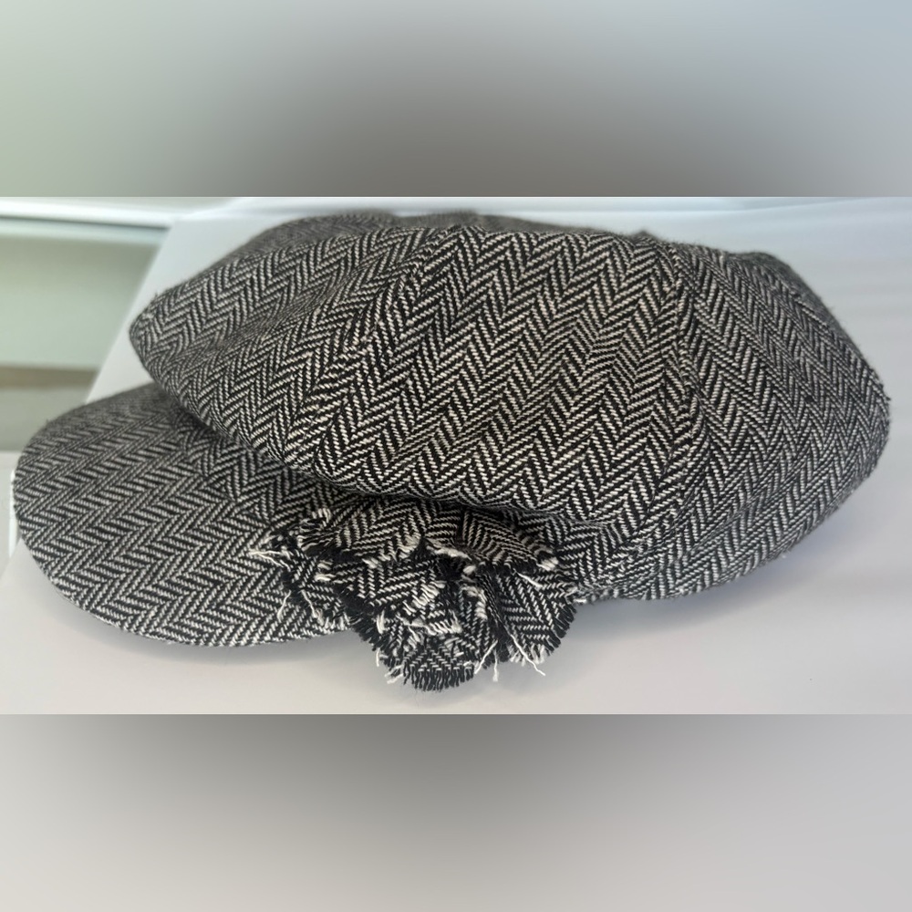 Women’s Classic Black and White Herringbone Cap